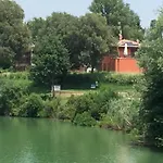 Alojamento de Acomodação e Pequeno-almoço Hole6 4*