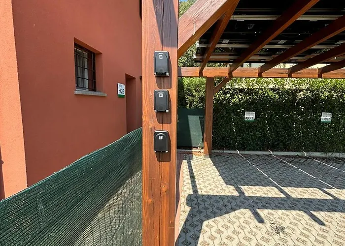 Hole6 Bed & Breakfast Castenaso