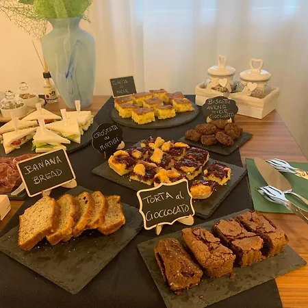 Hole6 Bed & Breakfast 4*