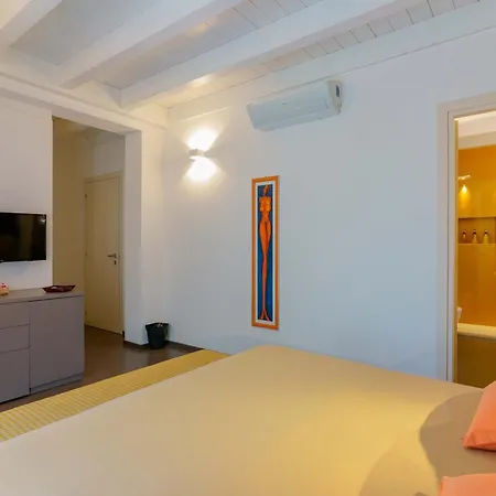 Bed & Breakfast Hole6 4*