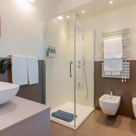 Hole6 Bed & Breakfast 4*