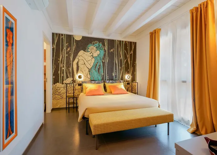 Hole6 Bed & Breakfast 4*